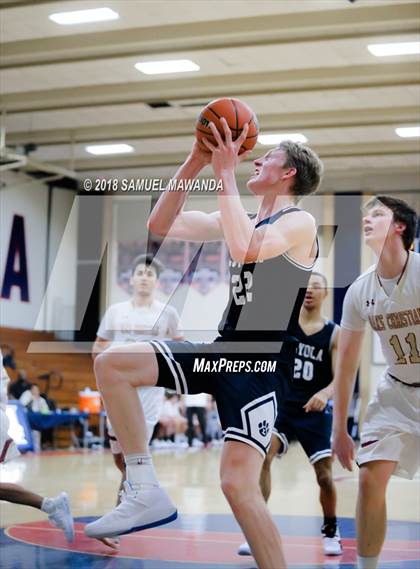 Thumbnail 3 in Oaks Christian vs Loyola HS (17th Annual Rose City Round Ball Classic) photogallery.