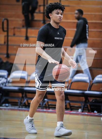 Thumbnail 2 in Oaks Christian vs Loyola HS (17th Annual Rose City Round Ball Classic) photogallery.