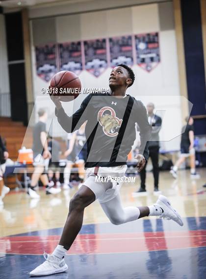 Thumbnail 2 in Oaks Christian vs Loyola HS (17th Annual Rose City Round Ball Classic) photogallery.
