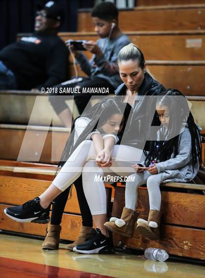 Thumbnail 2 in Oaks Christian vs Loyola HS (17th Annual Rose City Round Ball Classic) photogallery.