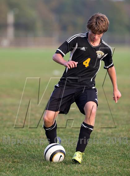 Thumbnail 2 in Commack vs William Floyd photogallery.