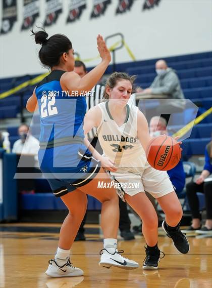 Thumbnail 3 in Frankfort vs. Monrovia (IHSAA 3A Sectional 1st Round)  photogallery.