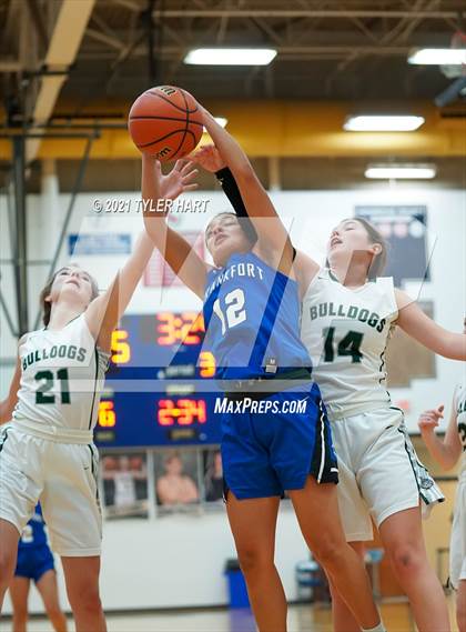 Thumbnail 2 in Frankfort vs. Monrovia (IHSAA 3A Sectional 1st Round)  photogallery.