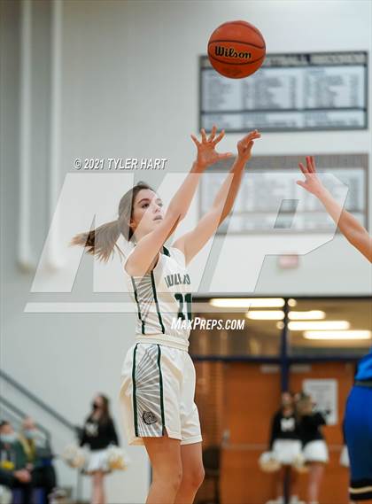 Thumbnail 1 in Frankfort vs. Monrovia (IHSAA 3A Sectional 1st Round)  photogallery.