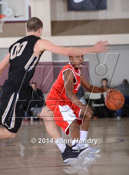 Thumbnail 3 in Etiwanda vs. Archbishop Mitty (MaxPreps Holiday Classic) photogallery.