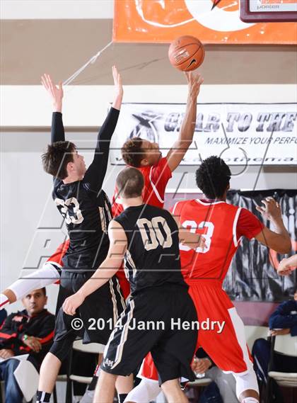 Thumbnail 3 in Etiwanda vs. Archbishop Mitty (MaxPreps Holiday Classic) photogallery.