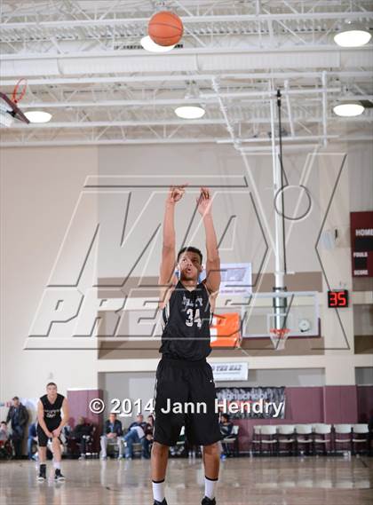Thumbnail 1 in Etiwanda vs. Archbishop Mitty (MaxPreps Holiday Classic) photogallery.