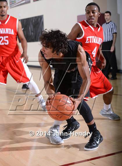 Thumbnail 3 in Etiwanda vs. Archbishop Mitty (MaxPreps Holiday Classic) photogallery.