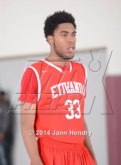 Thumbnail 1 in Etiwanda vs. Archbishop Mitty (MaxPreps Holiday Classic) photogallery.