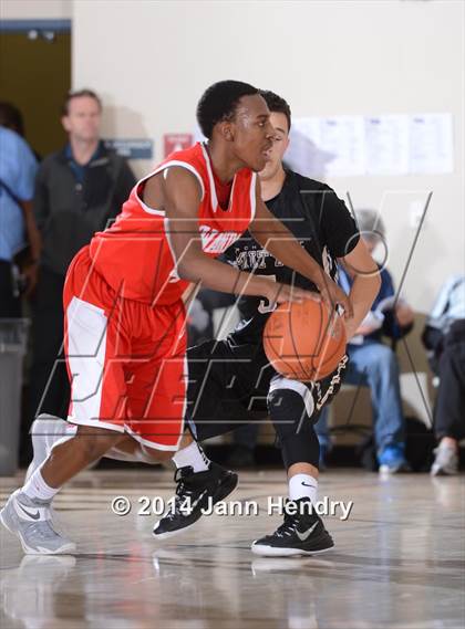 Thumbnail 1 in Etiwanda vs. Archbishop Mitty (MaxPreps Holiday Classic) photogallery.