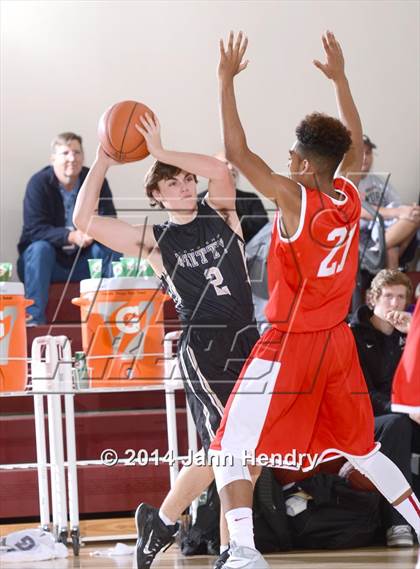 Thumbnail 3 in Etiwanda vs. Archbishop Mitty (MaxPreps Holiday Classic) photogallery.