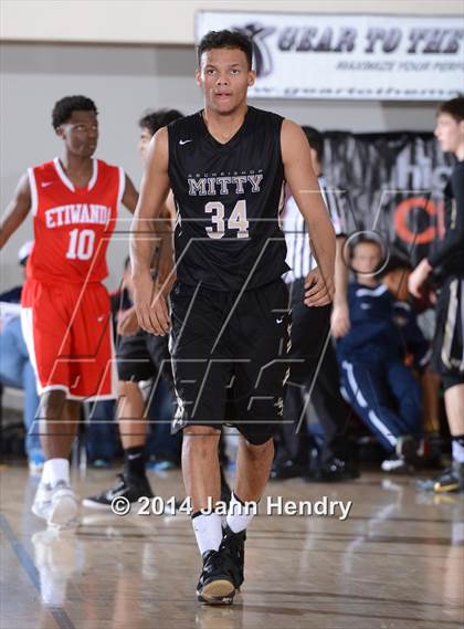 Thumbnail 2 in Etiwanda vs. Archbishop Mitty (MaxPreps Holiday Classic) photogallery.