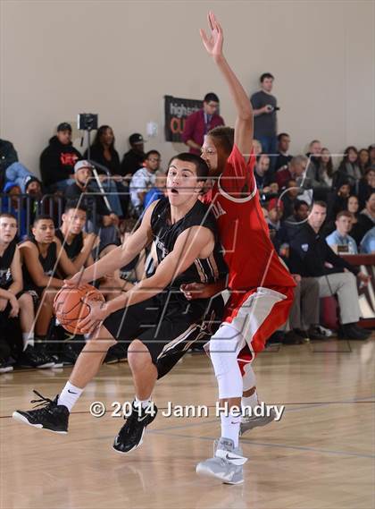 Thumbnail 3 in Etiwanda vs. Archbishop Mitty (MaxPreps Holiday Classic) photogallery.