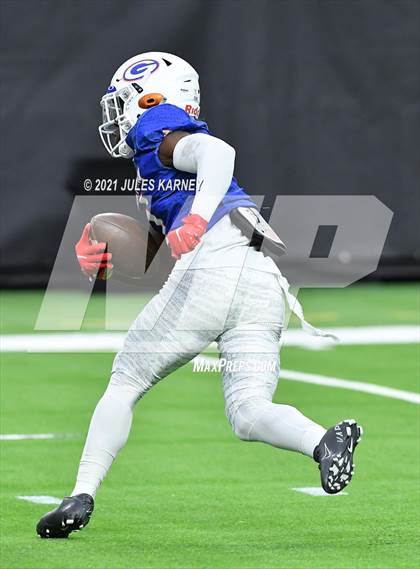 Thumbnail 3 in McQueen vs Bishop Gorman (NIAA 5A Championship) photogallery.