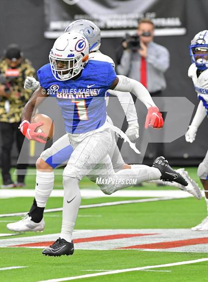Thumbnail 3 in McQueen vs Bishop Gorman (NIAA 5A Championship) photogallery.