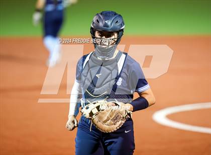 Thumbnail 2 in Midway vs. Kingwood (UIL 6A Softball Semifinal) photogallery.