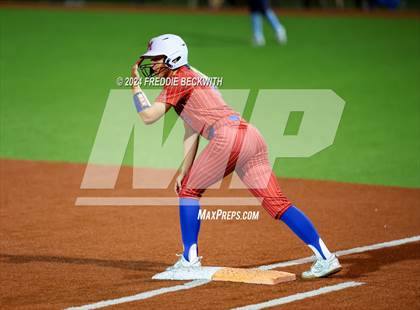Thumbnail 2 in Midway vs. Kingwood (UIL 6A Softball Semifinal) photogallery.