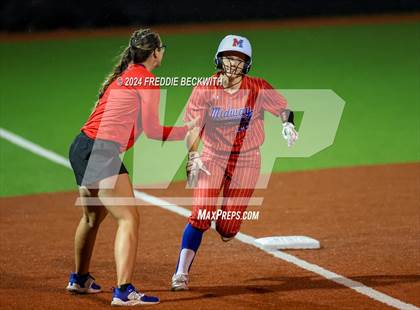 Thumbnail 3 in Midway vs. Kingwood (UIL 6A Softball Semifinal) photogallery.