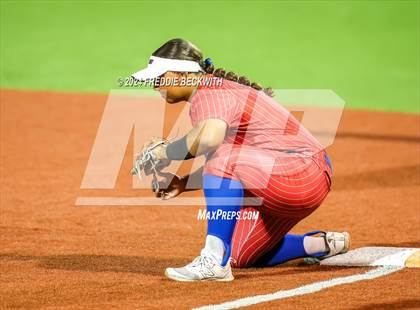 Thumbnail 3 in Midway vs. Kingwood (UIL 6A Softball Semifinal) photogallery.