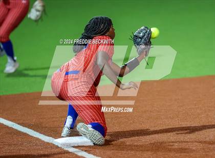 Thumbnail 1 in Midway vs. Kingwood (UIL 6A Softball Semifinal) photogallery.