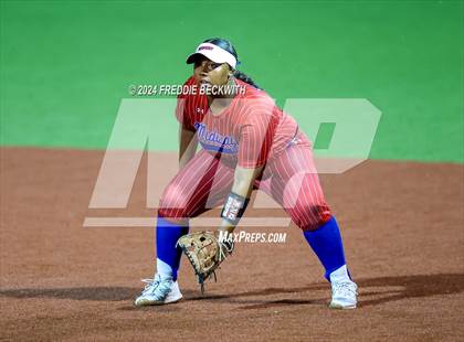 Thumbnail 3 in Midway vs. Kingwood (UIL 6A Softball Semifinal) photogallery.