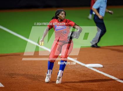 Thumbnail 3 in Midway vs. Kingwood (UIL 6A Softball Semifinal) photogallery.