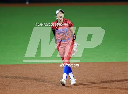 Thumbnail 2 in Midway vs. Kingwood (UIL 6A Softball Semifinal) photogallery.