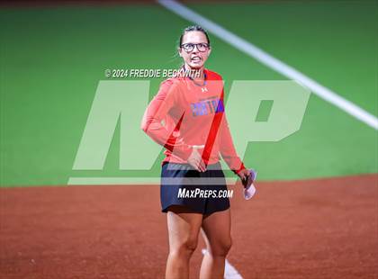 Thumbnail 2 in Midway vs. Kingwood (UIL 6A Softball Semifinal) photogallery.
