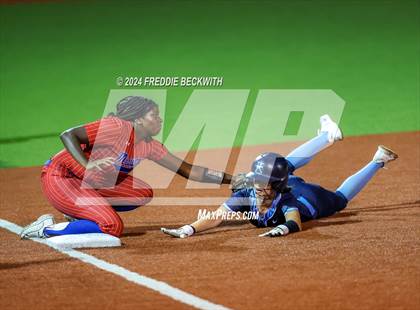 Thumbnail 3 in Midway vs. Kingwood (UIL 6A Softball Semifinal) photogallery.