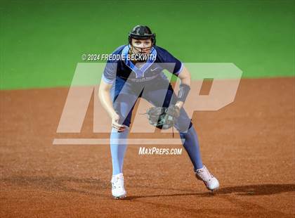 Thumbnail 2 in Midway vs. Kingwood (UIL 6A Softball Semifinal) photogallery.