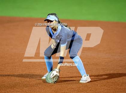 Thumbnail 1 in Midway vs. Kingwood (UIL 6A Softball Semifinal) photogallery.