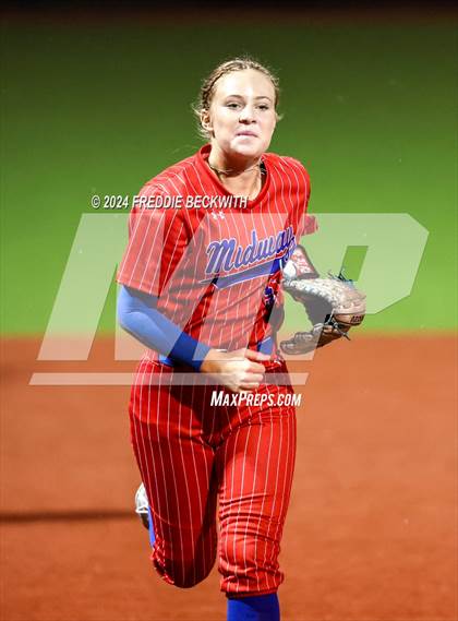Thumbnail 3 in Midway vs. Kingwood (UIL 6A Softball Semifinal) photogallery.