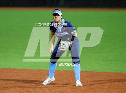 Thumbnail 2 in Midway vs. Kingwood (UIL 6A Softball Semifinal) photogallery.