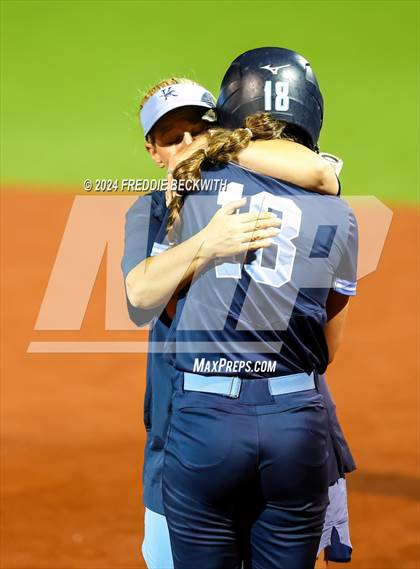 Thumbnail 2 in Midway vs. Kingwood (UIL 6A Softball Semifinal) photogallery.