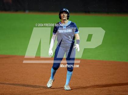 Thumbnail 2 in Midway vs. Kingwood (UIL 6A Softball Semifinal) photogallery.