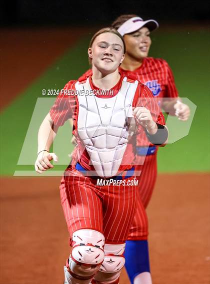 Thumbnail 1 in Midway vs. Kingwood (UIL 6A Softball Semifinal) photogallery.