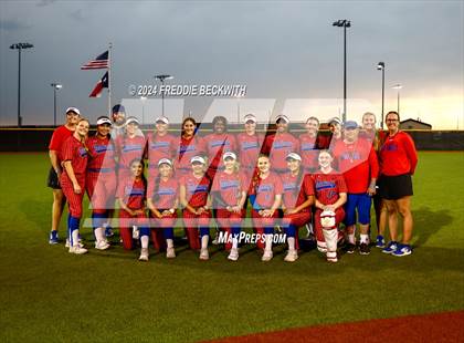 Thumbnail 1 in Midway vs. Kingwood (UIL 6A Softball Semifinal) photogallery.