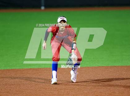Thumbnail 1 in Midway vs. Kingwood (UIL 6A Softball Semifinal) photogallery.