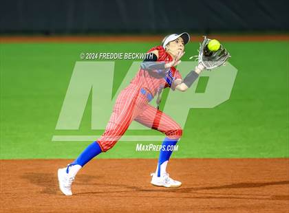 Thumbnail 3 in Midway vs. Kingwood (UIL 6A Softball Semifinal) photogallery.