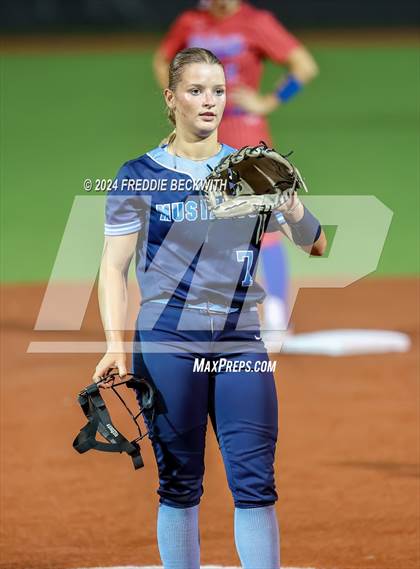 Thumbnail 1 in Midway vs. Kingwood (UIL 6A Softball Semifinal) photogallery.