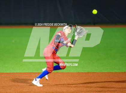 Thumbnail 2 in Midway vs. Kingwood (UIL 6A Softball Semifinal) photogallery.