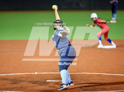 Thumbnail 1 in Midway vs. Kingwood (UIL 6A Softball Semifinal) photogallery.