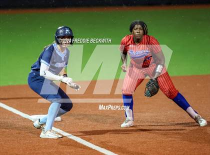 Thumbnail 2 in Midway vs. Kingwood (UIL 6A Softball Semifinal) photogallery.