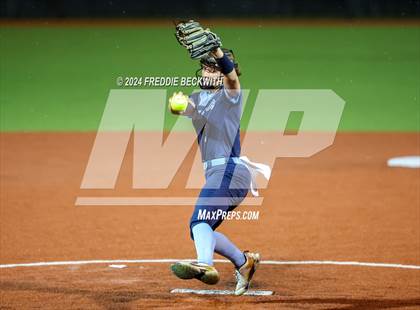 Thumbnail 2 in Midway vs. Kingwood (UIL 6A Softball Semifinal) photogallery.