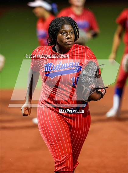 Thumbnail 1 in Midway vs. Kingwood (UIL 6A Softball Semifinal) photogallery.