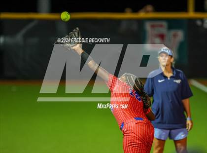 Thumbnail 1 in Midway vs. Kingwood (UIL 6A Softball Semifinal) photogallery.
