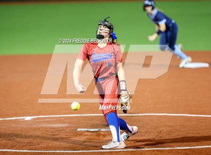 Thumbnail 3 in Midway vs. Kingwood (UIL 6A Softball Semifinal) photogallery.