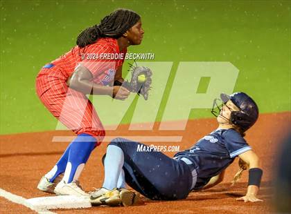 Thumbnail 3 in Midway vs. Kingwood (UIL 6A Softball Semifinal) photogallery.