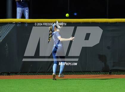 Thumbnail 3 in Midway vs. Kingwood (UIL 6A Softball Semifinal) photogallery.