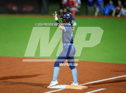 Thumbnail 2 in Midway vs. Kingwood (UIL 6A Softball Semifinal) photogallery.